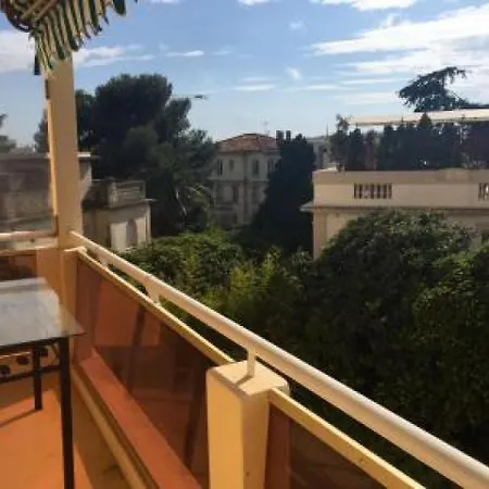 Апартаменты Sleeps 4 Wifi *