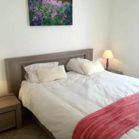 Sleeps 4 Wifi