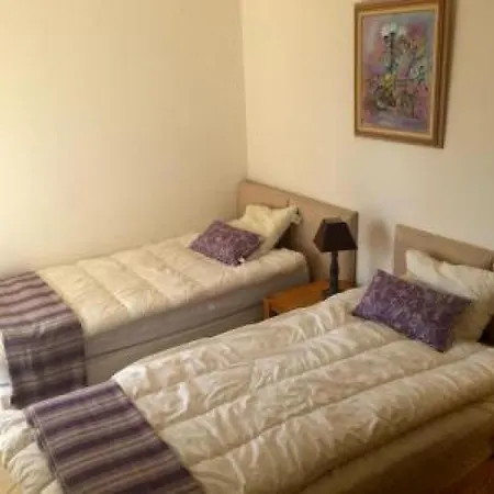 Sleeps 4 Wifi Канны