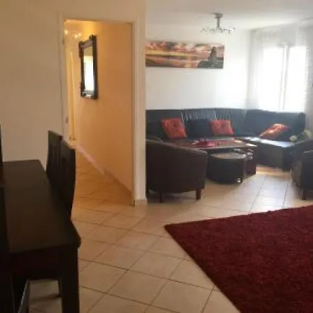Sleeps 4 Wifi Апартаменты *