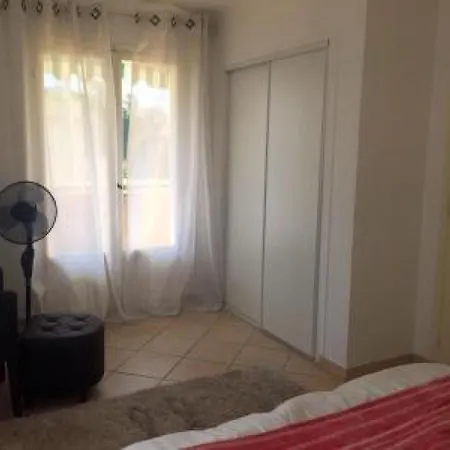 Sleeps 4 Wifi *